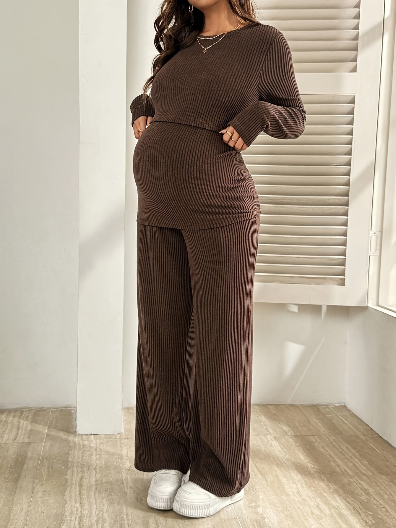 Ensemble 2 pièces de maternité pour l'allaitement, tenue de grossesse style printemps/automne, combinaison marron et pantalon long – Doux, confortable et décontracté