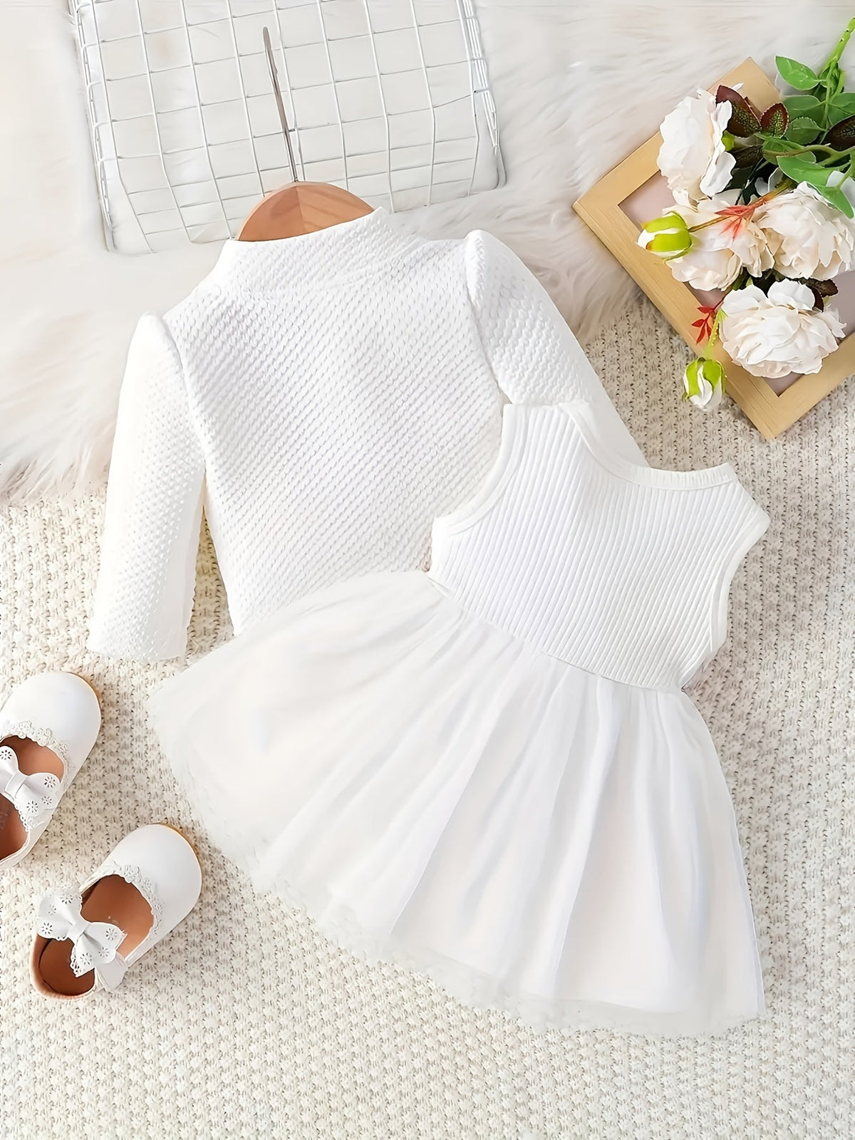 Set aus besticktem Kleid, Jacke & Rock