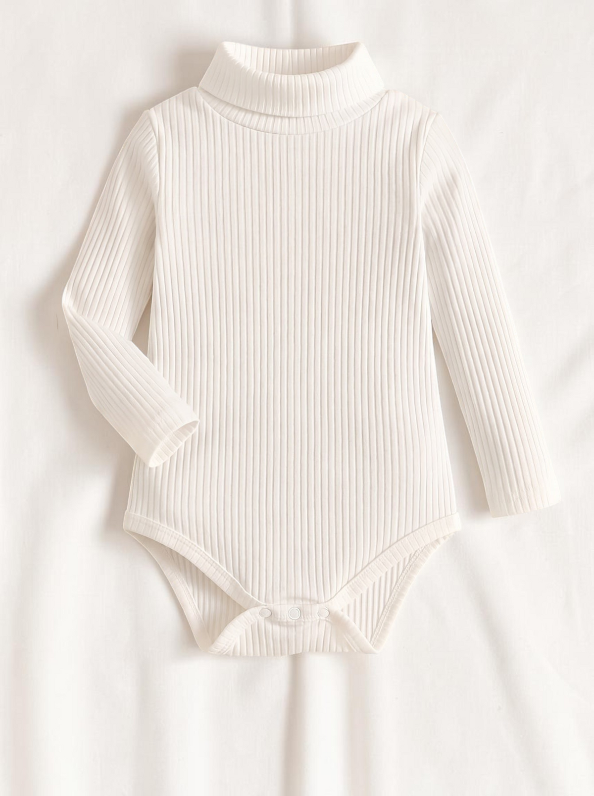 Barboteuse bébé fille Le Cocon d'Or en coton blanc côtelé à col roulé et manches longues, style élégant et thermique