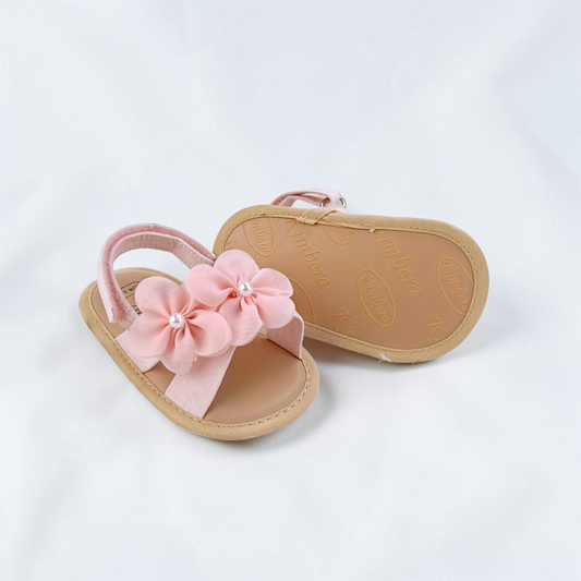 Sandales bébé Le Cocon d'Or roses en tissu avec fleurs décoratives, semelle souple et fermeture à scratch