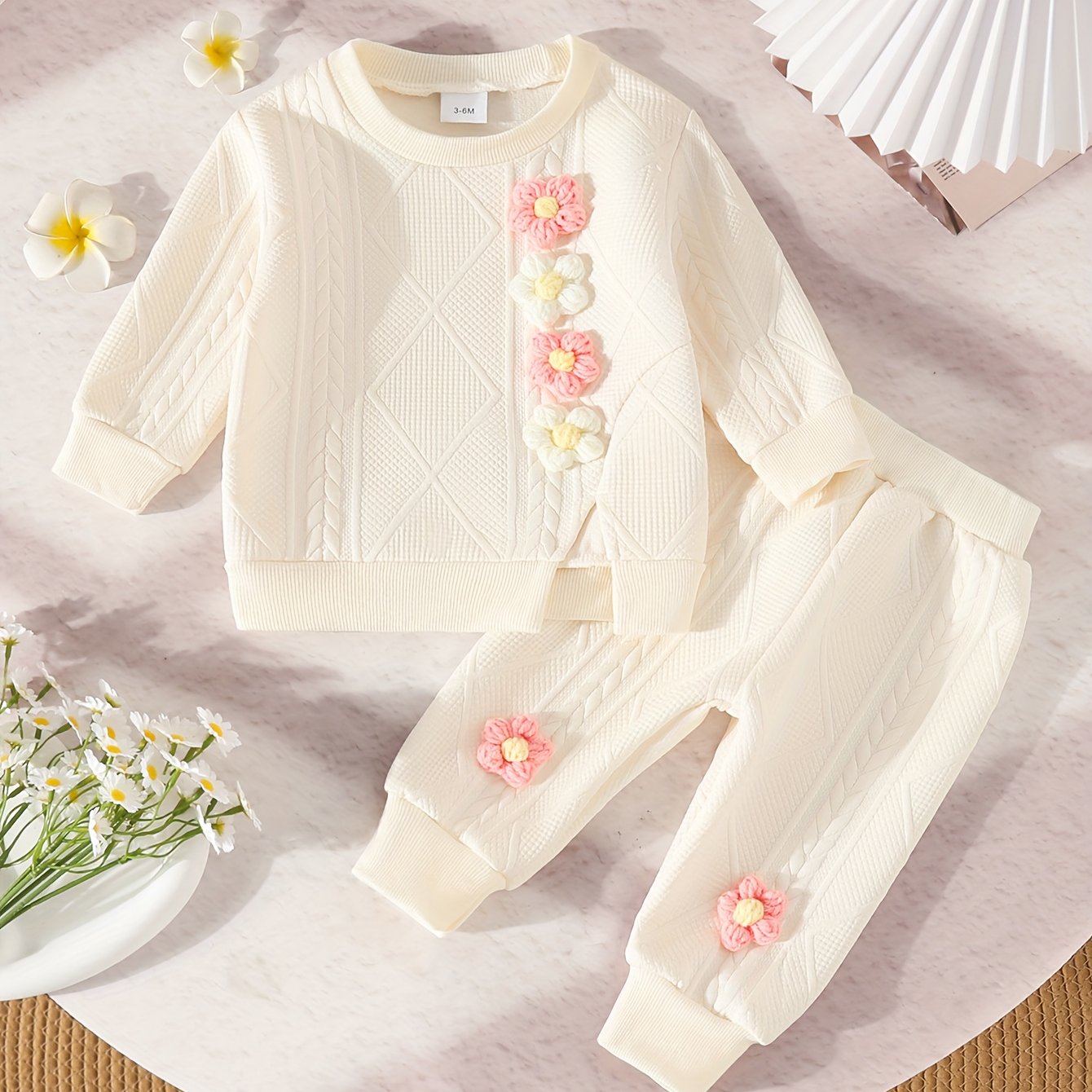 Ensemble élégant pour bébé fille comprenant un sweat-shirt à fleurs tridimensionnelles et un pantalon à manches longues, idéal pour l'extérieur