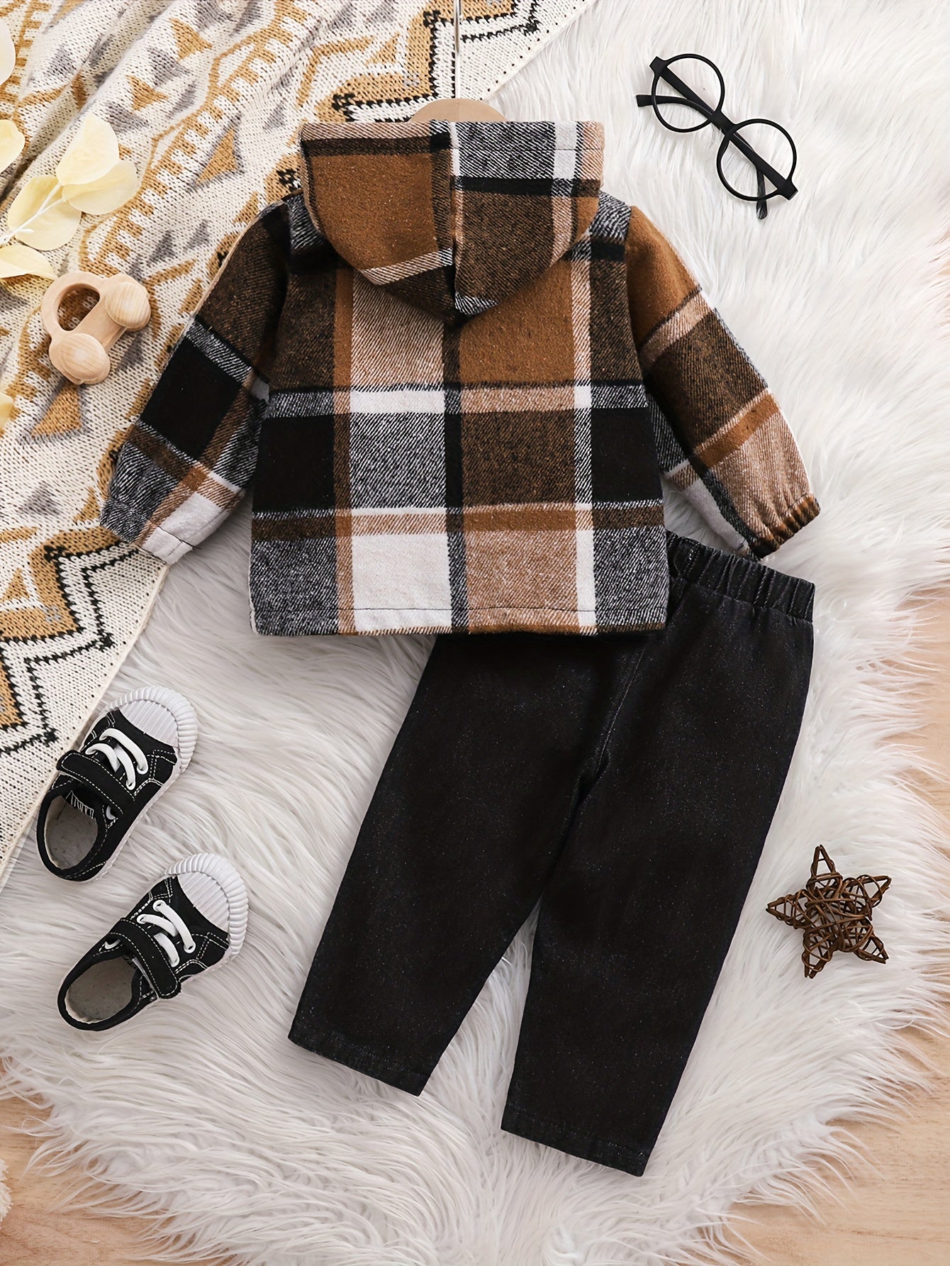 2 pièces Haut à Capuche à Carreaux à Manches Longues pour Garçons + Pantalon en Jean, Ensemble Décontracté Deux Pièces Hoodie à Carreaux et Jeans pour Bébés Garçons, Idéal pour Fêtes, Cadeaux et Sorties Quotidiennes, Parfait pour l'Extérieur