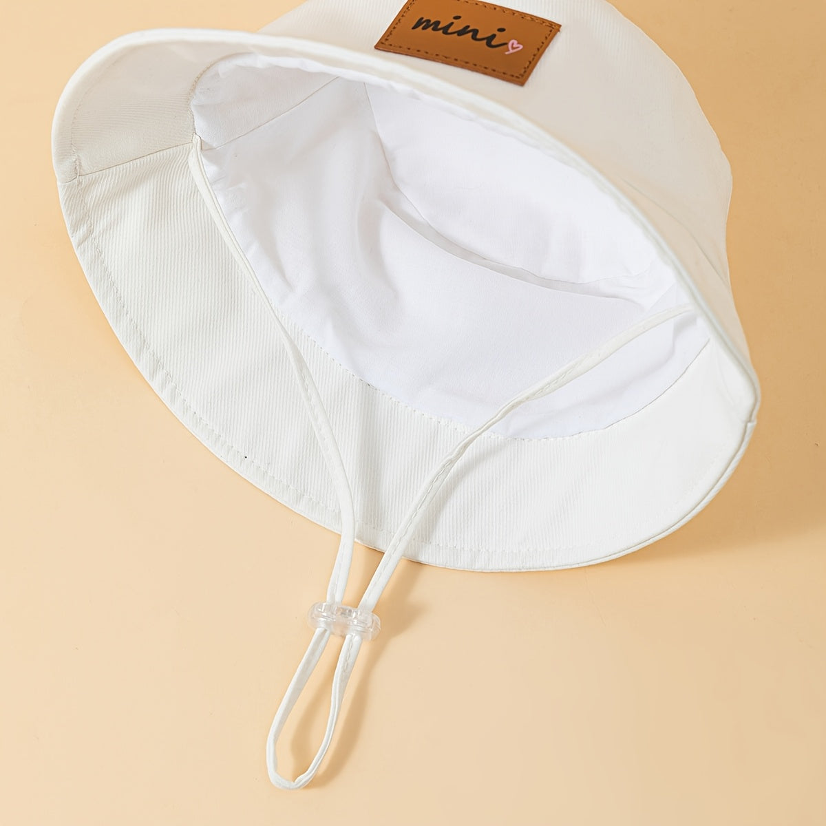 Minimal Bucket Hat