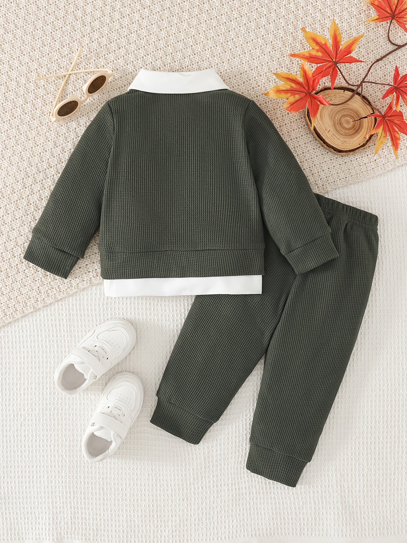 Ensemble 2 pièces pour garçon en maille gaufrée 2-en-1 : sweatshirt à manches longues avec revers et boutons et pantalon long à taille élastique, uni, à la mode, polyvalent et confortable, tenue quotidienne, ensemble printemps/automne, vêtements pour garç