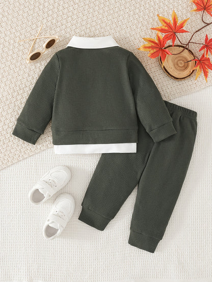 Ensemble 2 pièces pour garçon en maille gaufrée 2-en-1 : sweatshirt à manches longues avec revers et boutons et pantalon long à taille élastique, uni, à la mode, polyvalent et confortable, tenue quotidienne, ensemble printemps/automne, vêtements pour garç