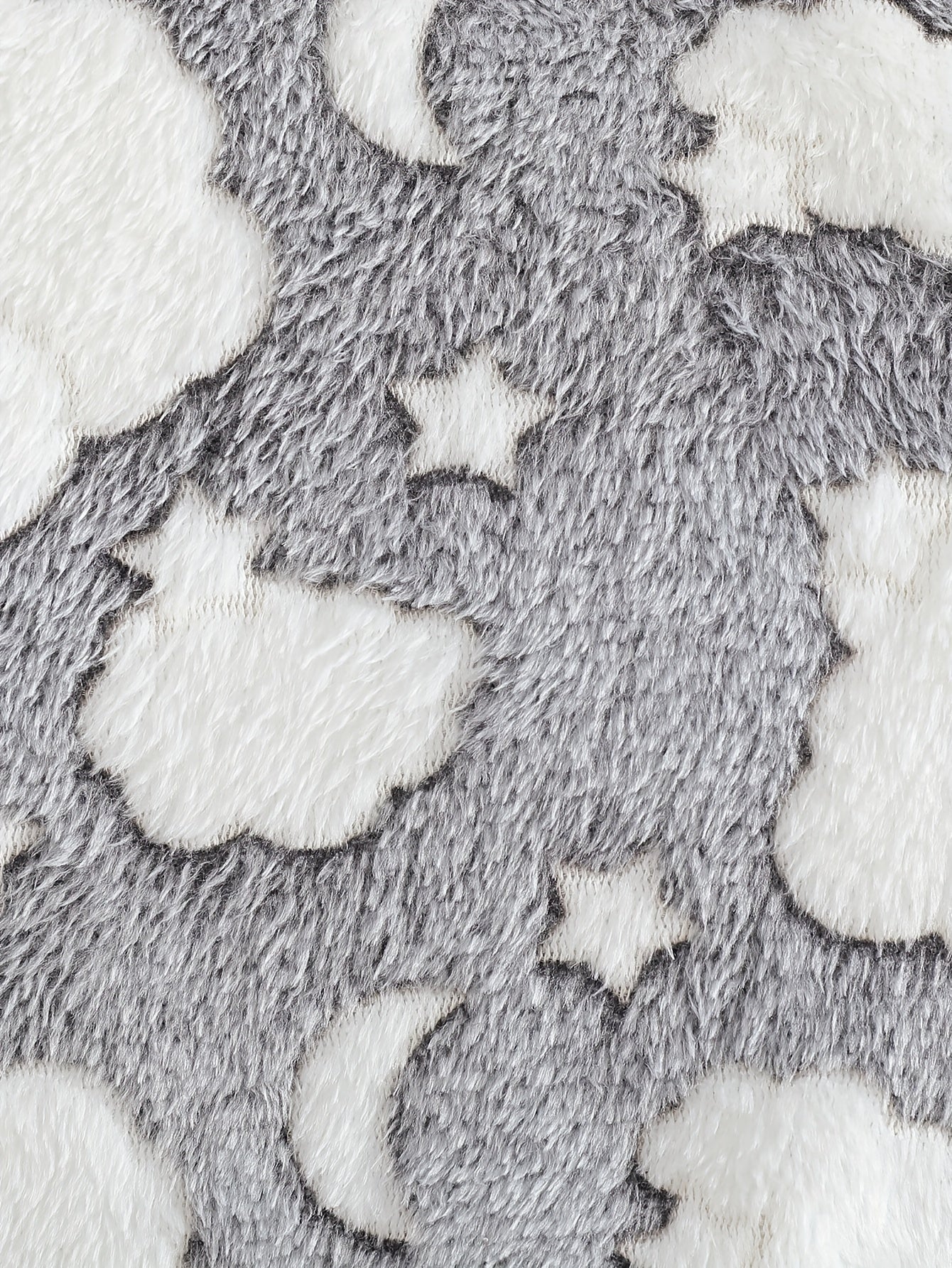 Un haut élégant et polyvalent à manches longues et col rond, couleur blanc uni, associé à un pantalon chaud, parfait pour les bébés garçons pendant l'automne et l'hiver. Cette tenue de nouveau-né est douce et confortable, idéale pour la rentrée scolaire e