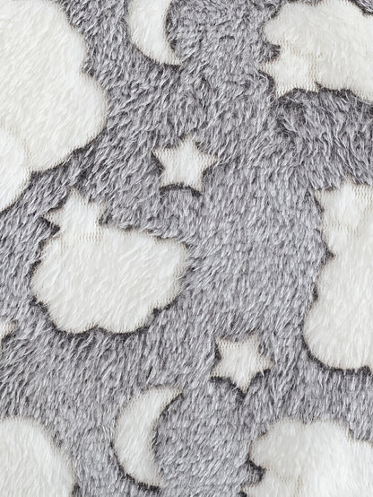 Un haut élégant et polyvalent à manches longues et col rond, couleur blanc uni, associé à un pantalon chaud, parfait pour les bébés garçons pendant l'automne et l'hiver. Cette tenue de nouveau-né est douce et confortable, idéale pour la rentrée scolaire e