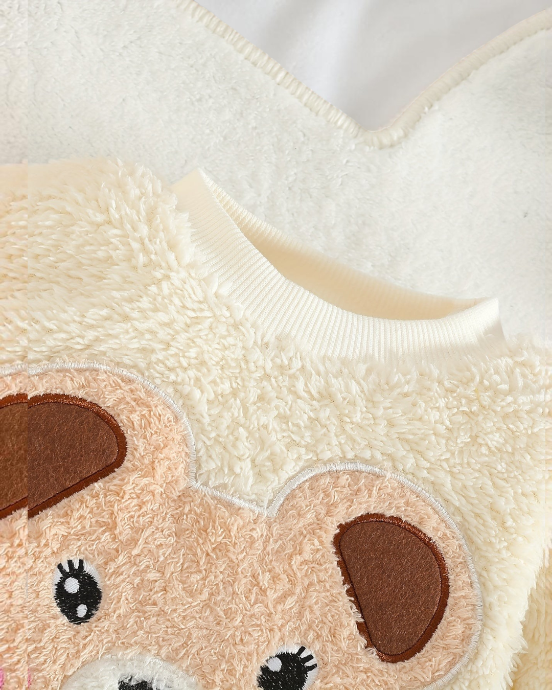 Pyjama en peluche Le Cocon d'Or pour bébé avec motif ours beige et blanc en polyester doux