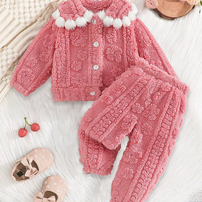 Ensemble deux pièces pour bébé fille automne/hiver, comprenant un haut à col perlé et un pantalon rose doux et mignon en maille à l'aiguille, tissage délicat, mignon et confortable pour une bébé adorable, conception épaissie pour une super chaleur, idéal