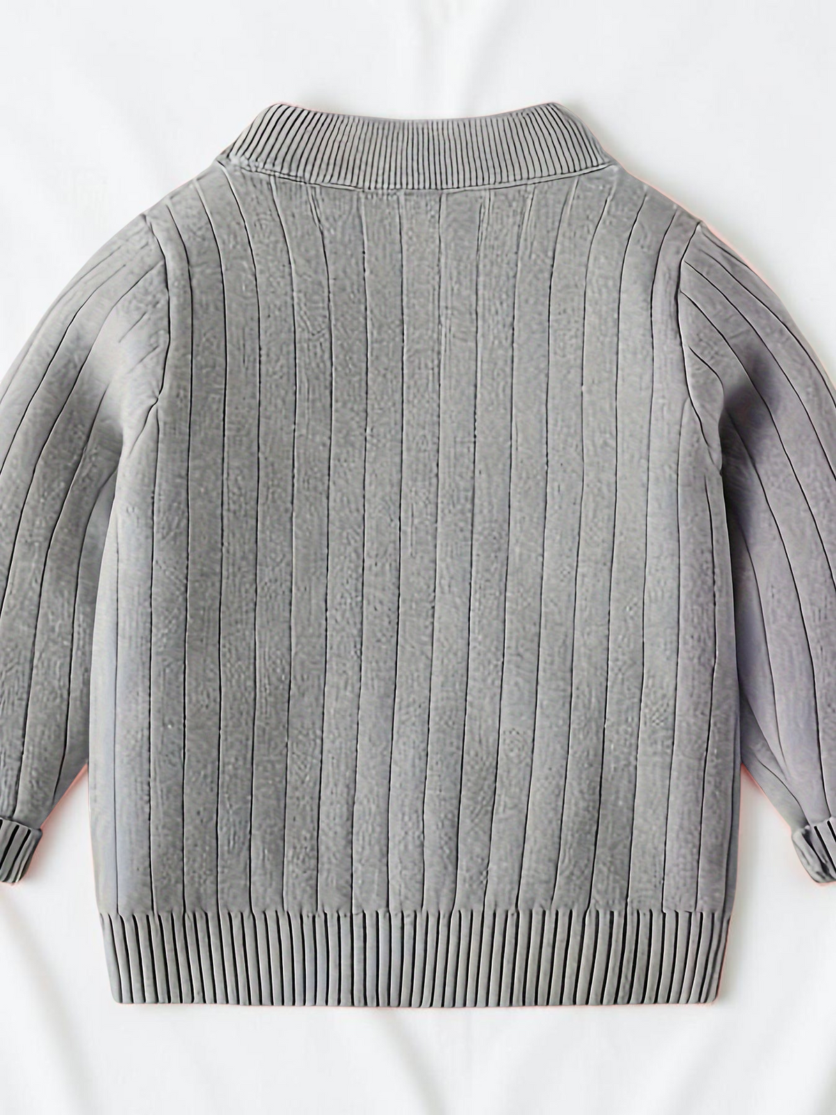 Pull-over Le Cocon d'Or pour enfant en maille grise à col rond et texture côtelée, style décontracté automne-hiver