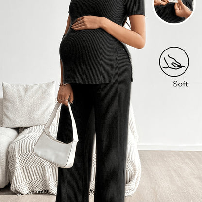 Ensemble deux pièces de maternité décontracté côtelé, haut à manches courtes et pantalon, conception de haut long sur le devant et court sur le dos, conception de haut à fente, ensemble deux pièces de maternité, ensemble deux pièces tricoté, ensemble de m