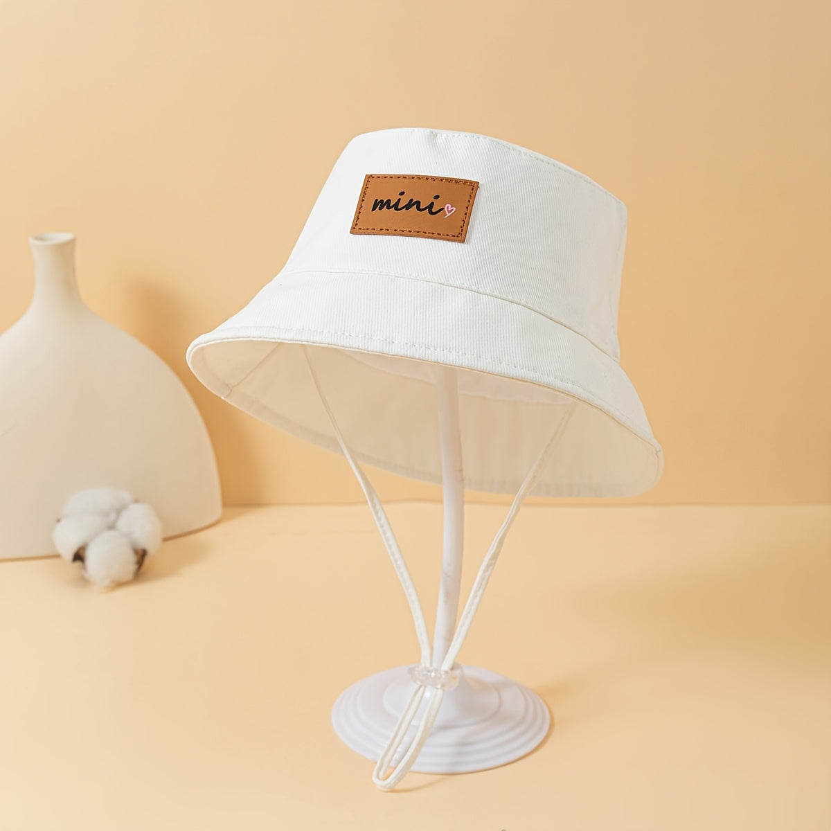 Minimal Bucket Hat