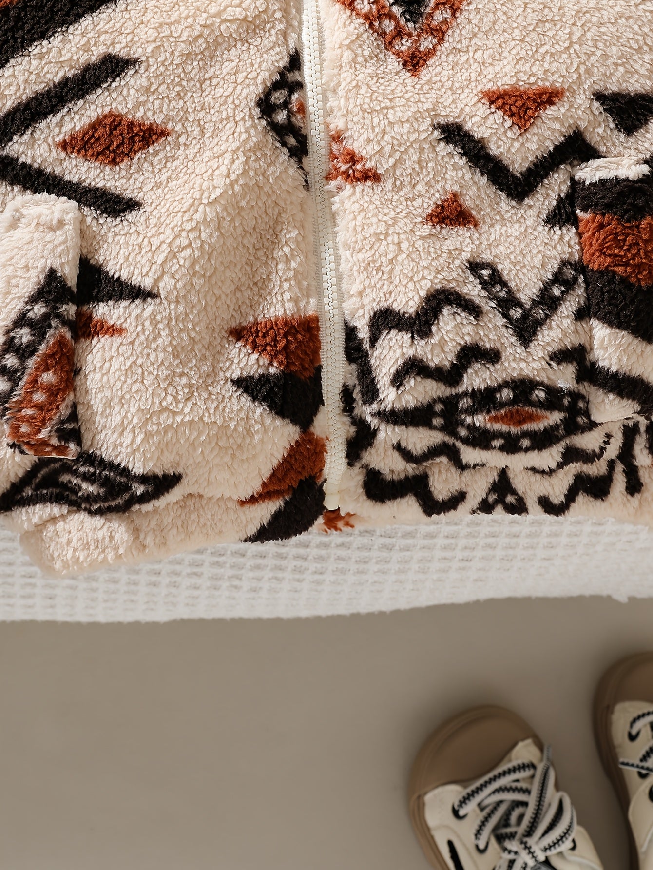 Veste de printemps pour bébé garçon, style carré et élégant en peluche, veste polyvalente et élégante pour bébé garçon, vêtements confortables et décontractés pour tous les jours, idéale pour la rentrée scolaire, vêtements chauds et doux pour nouveau-né,
