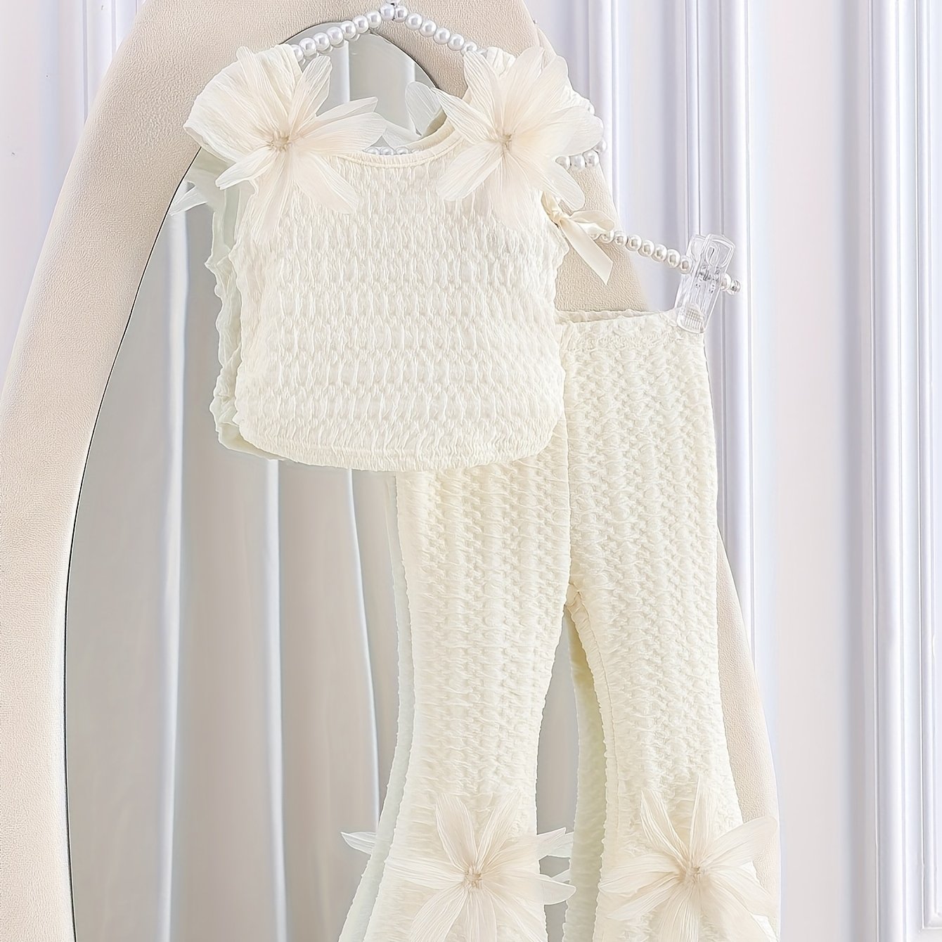 Ensemble de pantalon long pour fille pour la rentrée scolaire, style été, appliqué beige-abricot avec taille élastique des deux côtés et haut à col rond + pantalon long évasé et coupe ajustée de couleur assortie, ensemble 2 pièces en tissu spécial sportif