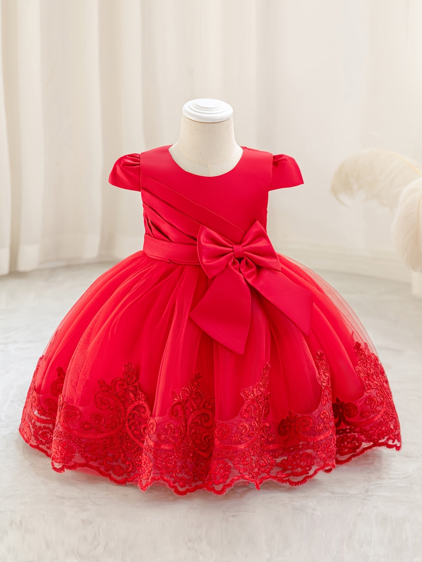 Nouvelle robe de 1er anniversaire avec nœud, jupe de princesse florale, tutu en tulle et maille pour enfants, robe de scène de piano pour filles, robe de princesse en maille brodée 3D