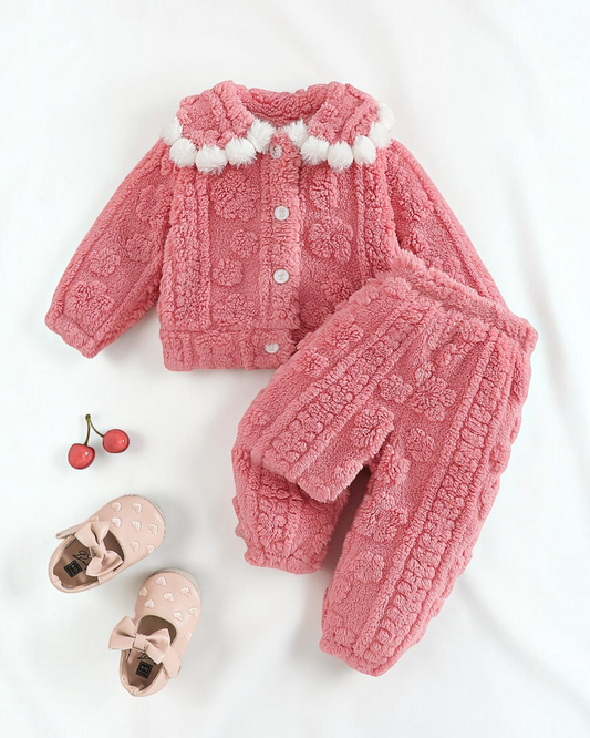 Ensemble pyjama Le Cocon d'Or rose en polyester texturé pour bébé avec col à pompons et boutons