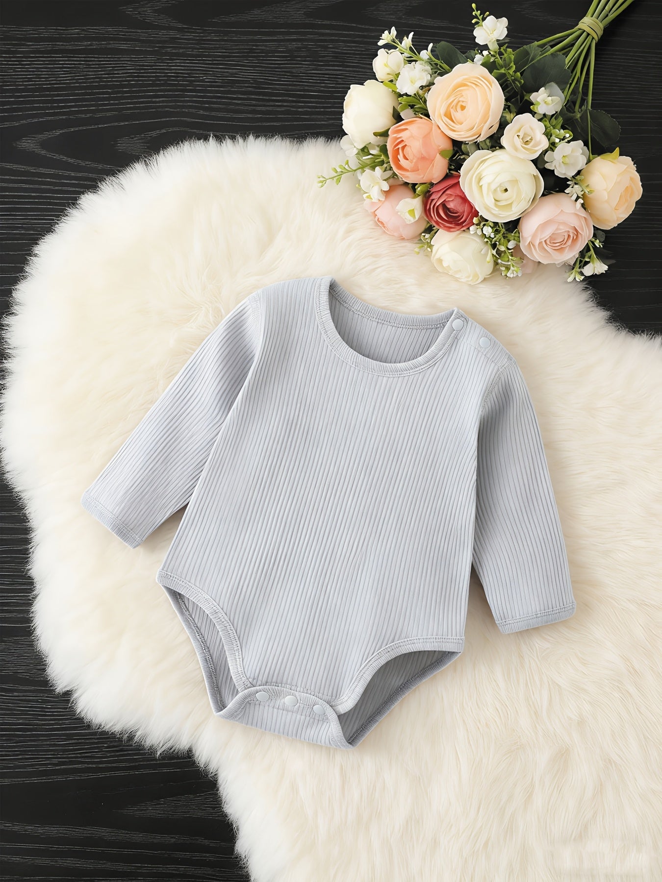 Nouvelle combinaison sans pantalon pour bébé, en tissu côtelé confortable qui protège le ventre et la peau, et respirant. Facile à changer les couches, convient aux bébés de 0 à 18 mois à porter à la maison toute l'année, parfaite pour l'extérieur