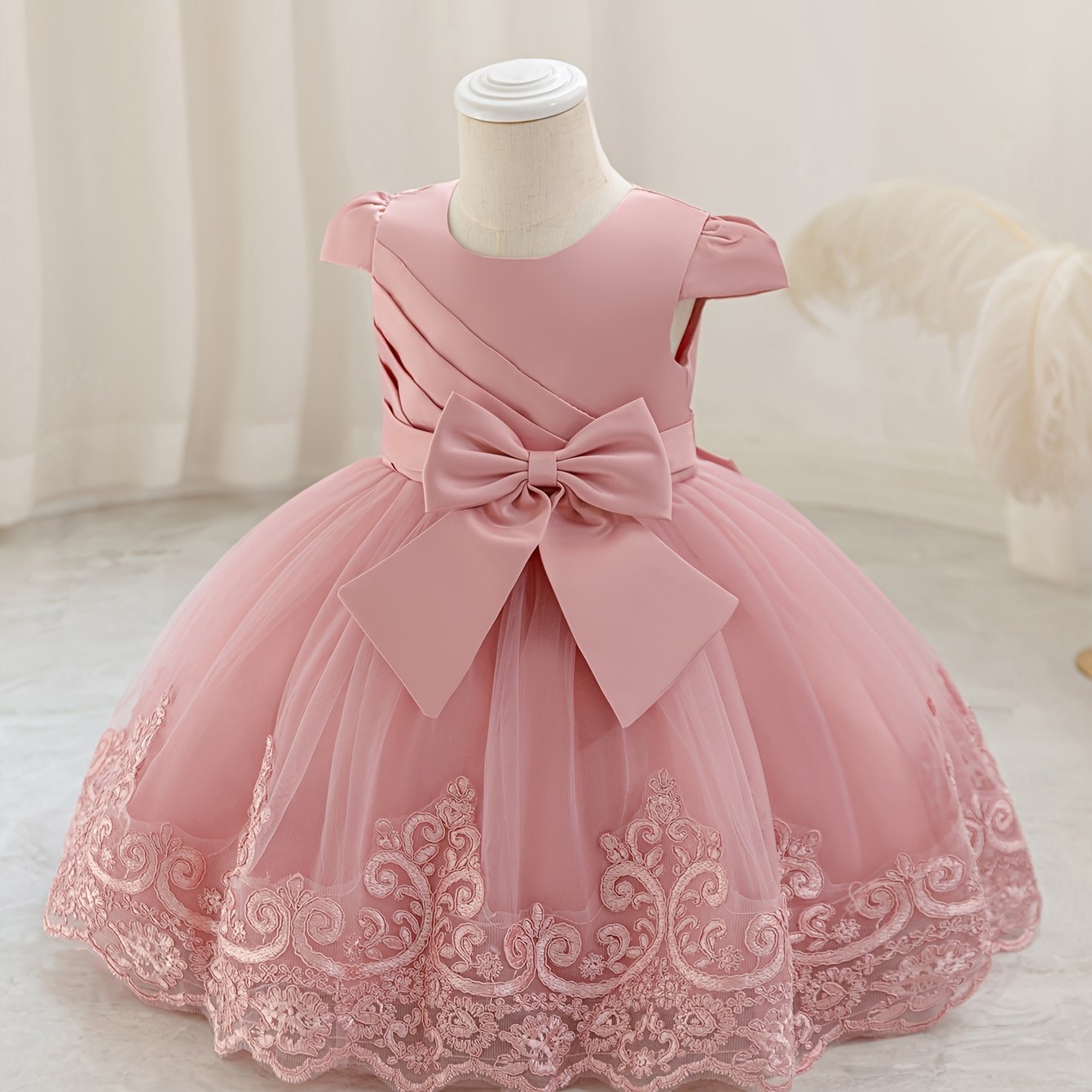 Nouvelle robe de 1er anniversaire avec nœud, jupe de princesse florale, tutu en tulle et maille pour enfants, robe de scène de piano pour filles, robe de princesse en maille brodée 3D