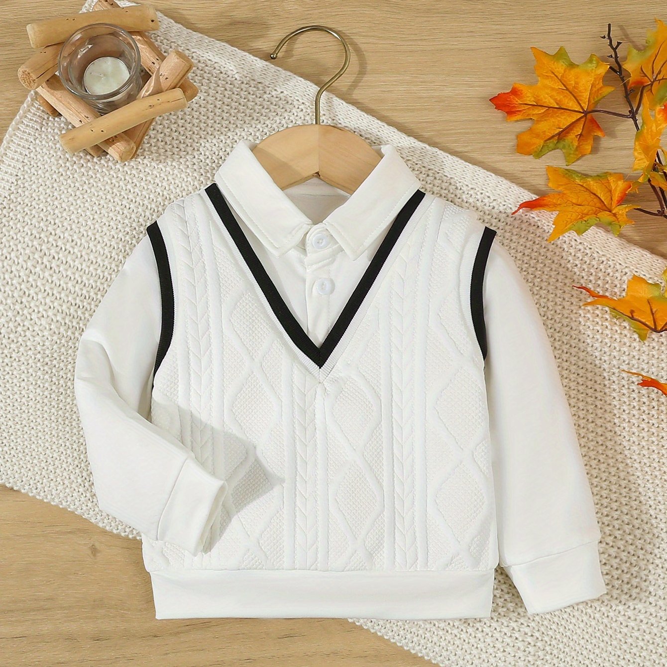 1pc de Polo en Tricot Longue Manches à Revers Simple Boutonnage Style Britannique Faux Deux Pièces Jacquard pour Bébé Garçon, Pull en Tricot Blanc pour Nouveau-né, Chemise Décontractée Douce et Confortable, Adaptée aux Activités de Plein Air, au Port Quot