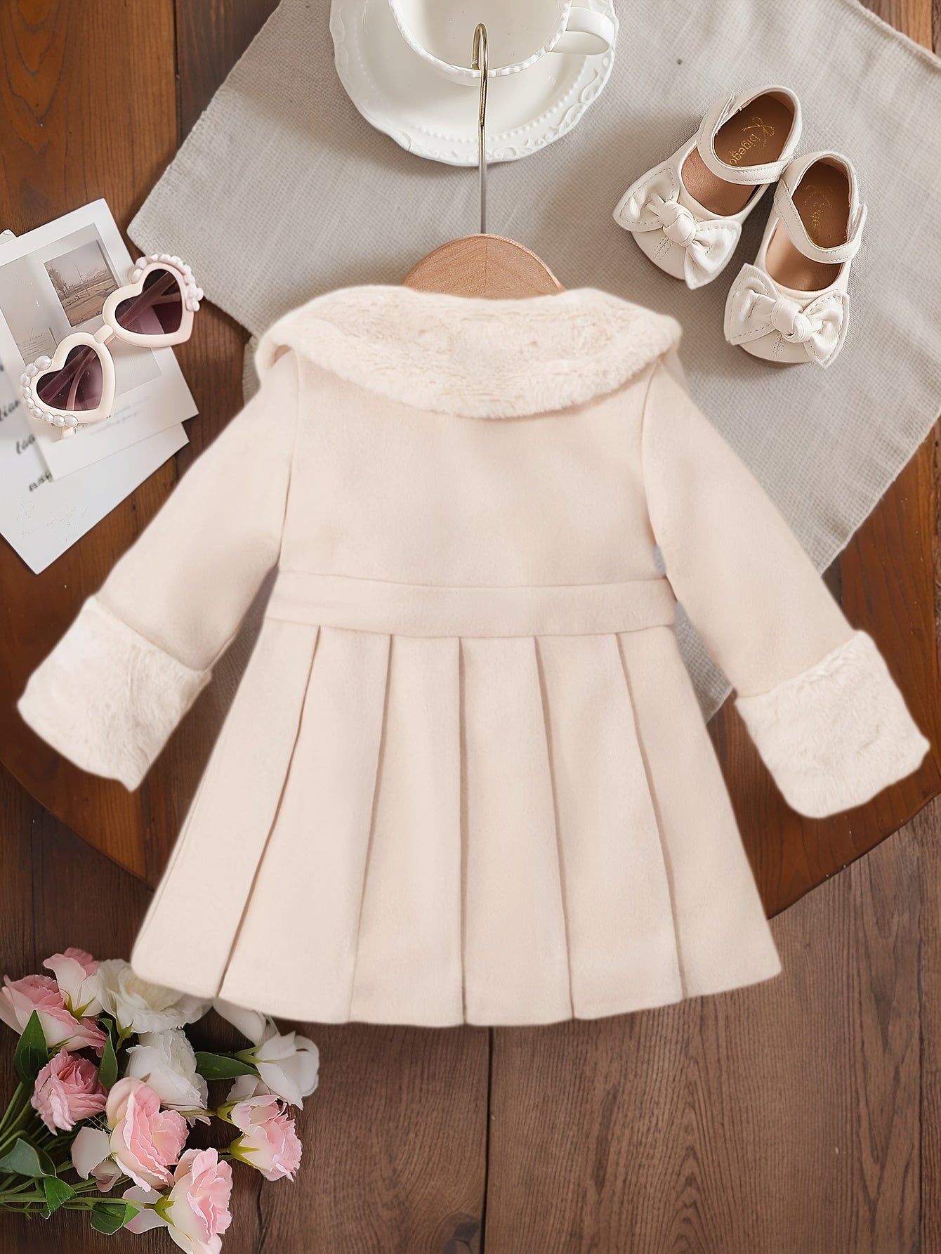 Tenue de la Saint-Valentin pour Fille, Cardigan à Revers en Peluche Irrégulière pour Fille Automne/Hiver avec Patchwork en Fausse Fourrure, Nœud en Mélange, Veste Cardigan à Boutons. Convient pour les Sorties, les Cadeaux, les Vêtements de la Rentrée Scol