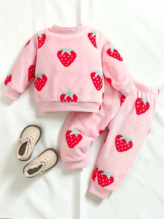 Ensemble pyjama Le Cocon d'Or rose en polyester doux avec imprimé fraises pour enfant, coupe régulière.