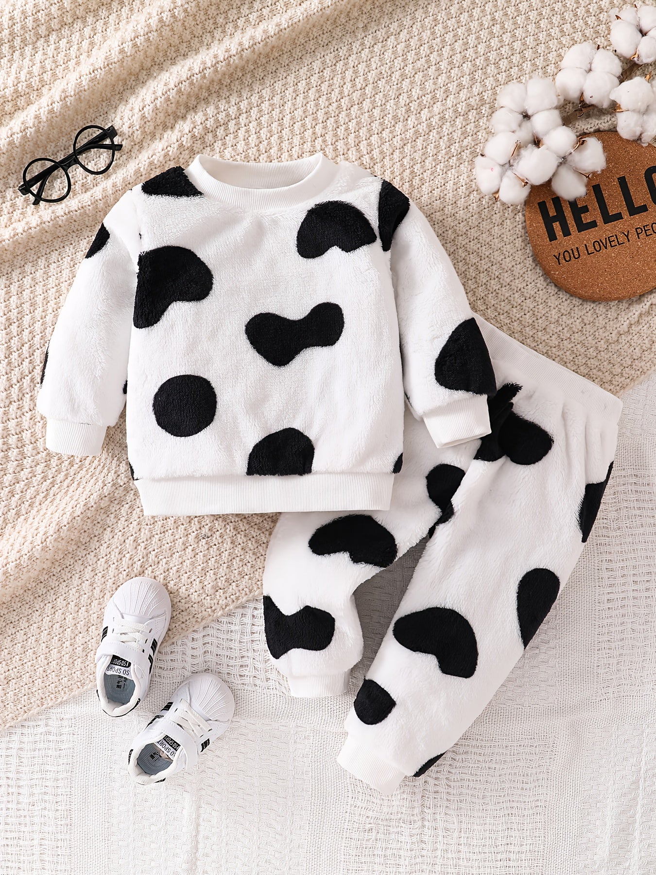 Ensemble Adorable à Imprimé Vache ! Haut Manches Longues à Pois + Pantalon Imprimé Vache, Tenue Décontractée Deux Pièces pour Bébé, Idéal pour l'Extérieur