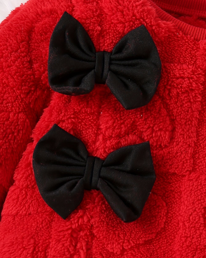 Ensemble d'hiver Le Cocon d'Or rouge en polyester doux avec deux nœuds décoratifs noirs contrastants