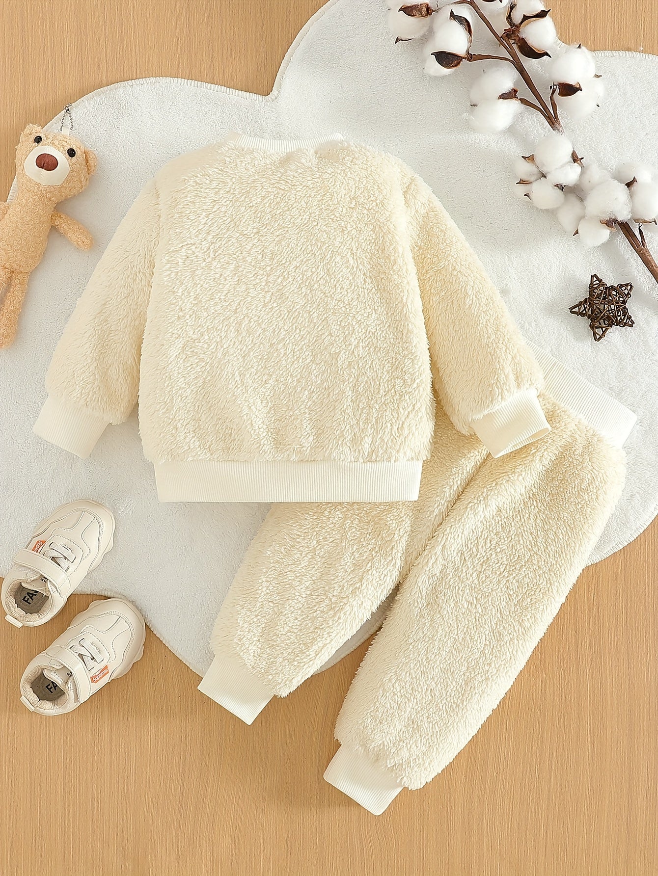Ensemble Bébé Fille Automne et Hiver en Peluche avec Haut d'Ours Cartoon Mignon et Pantalon Long Polyvalent de Couleur Unie, Ensemble Pantalon Long Doux et Exquis pour Bébé Fille, Adapté à la Saison Scolaire et à la Rentrée Scolaire, Ensemble Pantalon Lon
