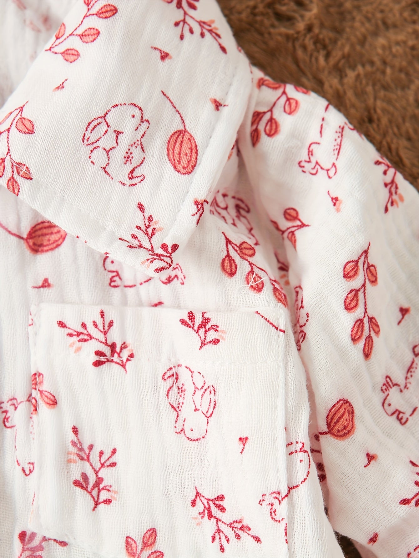 Ensemble 2 pièces pour bébé en crêpe double épaisseur, comprenant un haut à manches longues avec col et imprimé mignon de dessin animé/fruits, et un pantalon long, doux pour la peau et respirant, idéal pour l'extérieur