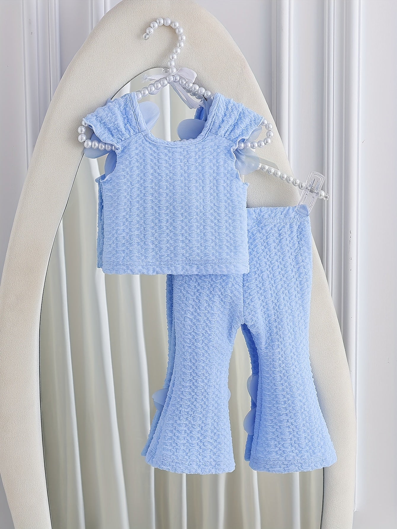 Ensemble de pantalon long pour fille pour la rentrée scolaire, style été, appliqué beige-abricot avec taille élastique des deux côtés et haut à col rond + pantalon long évasé et coupe ajustée de couleur assortie, ensemble 2 pièces en tissu spécial sportif