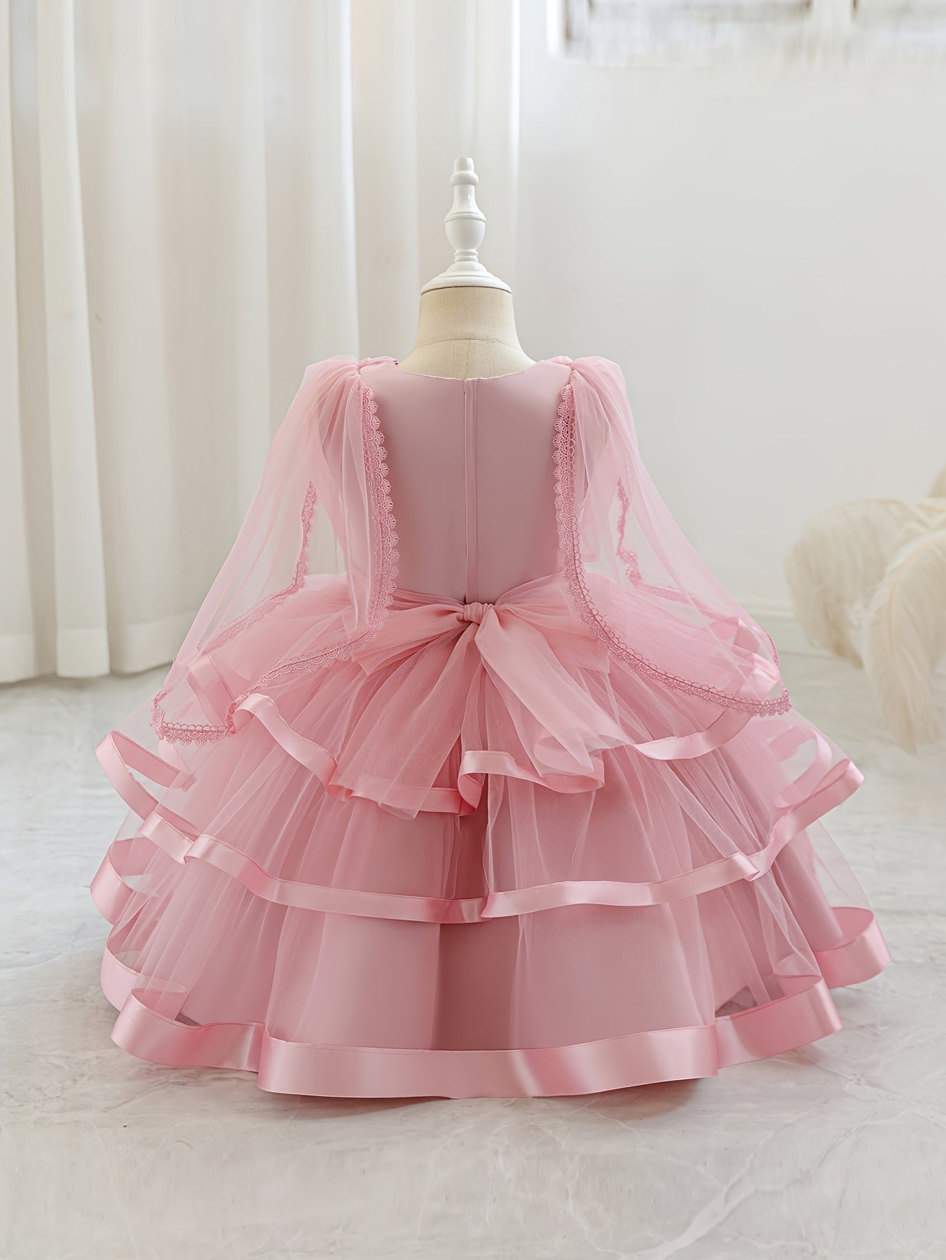 Nouvelle robe pour fille pour la rentrée scolaire et la saison des mariages, robe de princesse pour fille, pour animatrice/artiste avec châle, décoration nœud en strass, robe de style créateur de niche pour anniversaires, Noël, Halloween