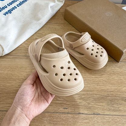 Chaussures à boutons en EVA, chaussures à trous tendance et faciles à enfiler pour l'extérieur, pour enfants et jeunes enfants, printemps, été, automne, intérieur et extérieur, plage antidérapante, chaussures à trous légères