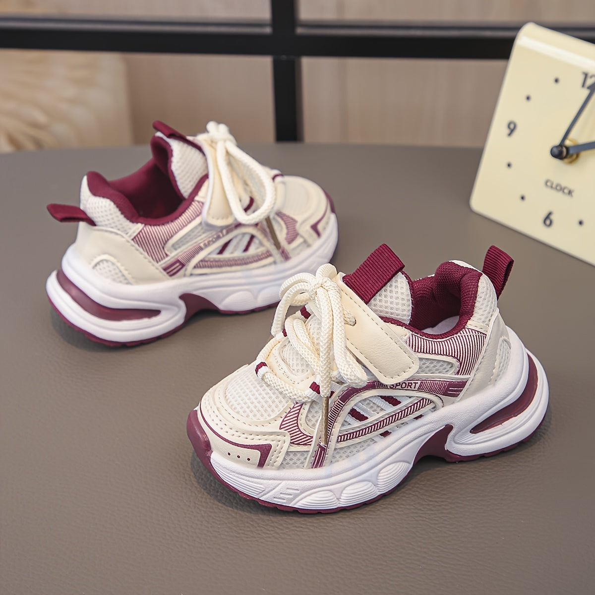 Chaussures de sport décontractées légères pour garçons, style mesh respirant, durables, adaptées au printemps et à l'automne