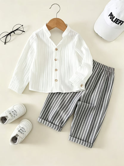 Ensemble chemise à manches longues et pantalon uni et à rayures pour garçon, adapté à un usage quotidien, idéal pour les sorties décontractées, les vacances et le sport. Le tissu léger convient à l'été et à l'automne, parfait pour l'extérieur