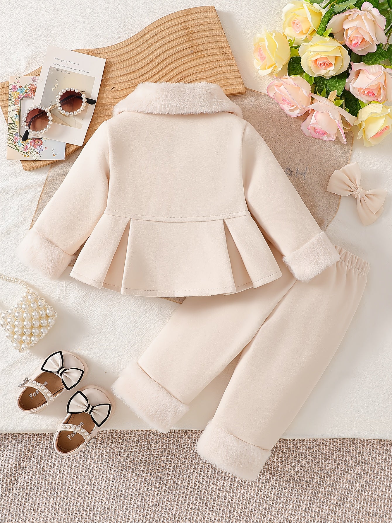 Ensemble pantalon pour fille style mignon automne/hiver, haut à revers en peluche avec patte de boutonnage, nœuds double face, mignon et chaud, pour sorties quotidiennes, séances photo, voyages, rentrée scolaire, cadeaux d'anniversaire, Halloween, parfait