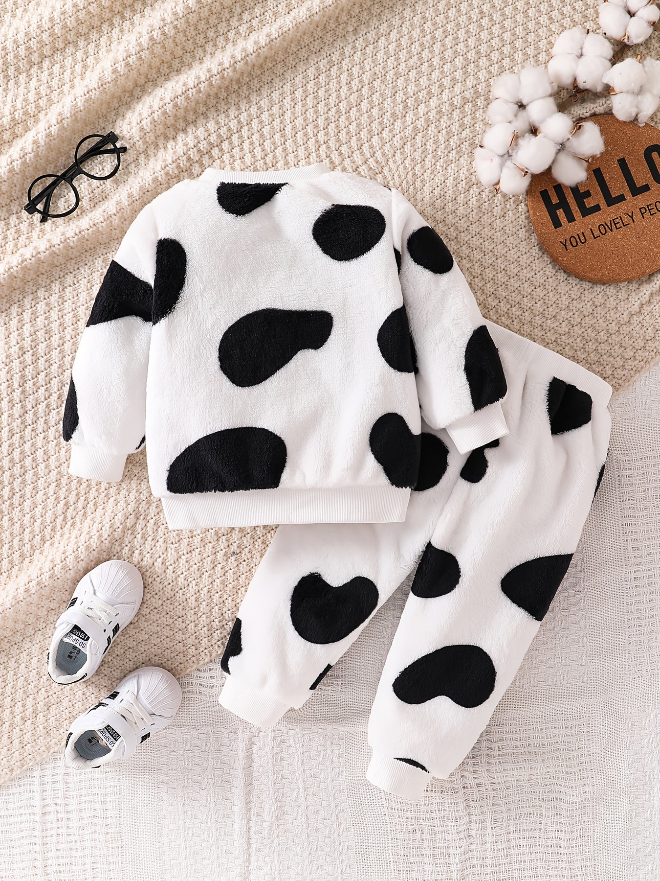 Ensemble Adorable à Imprimé Vache ! Haut Manches Longues à Pois + Pantalon Imprimé Vache, Tenue Décontractée Deux Pièces pour Bébé, Idéal pour l'Extérieur