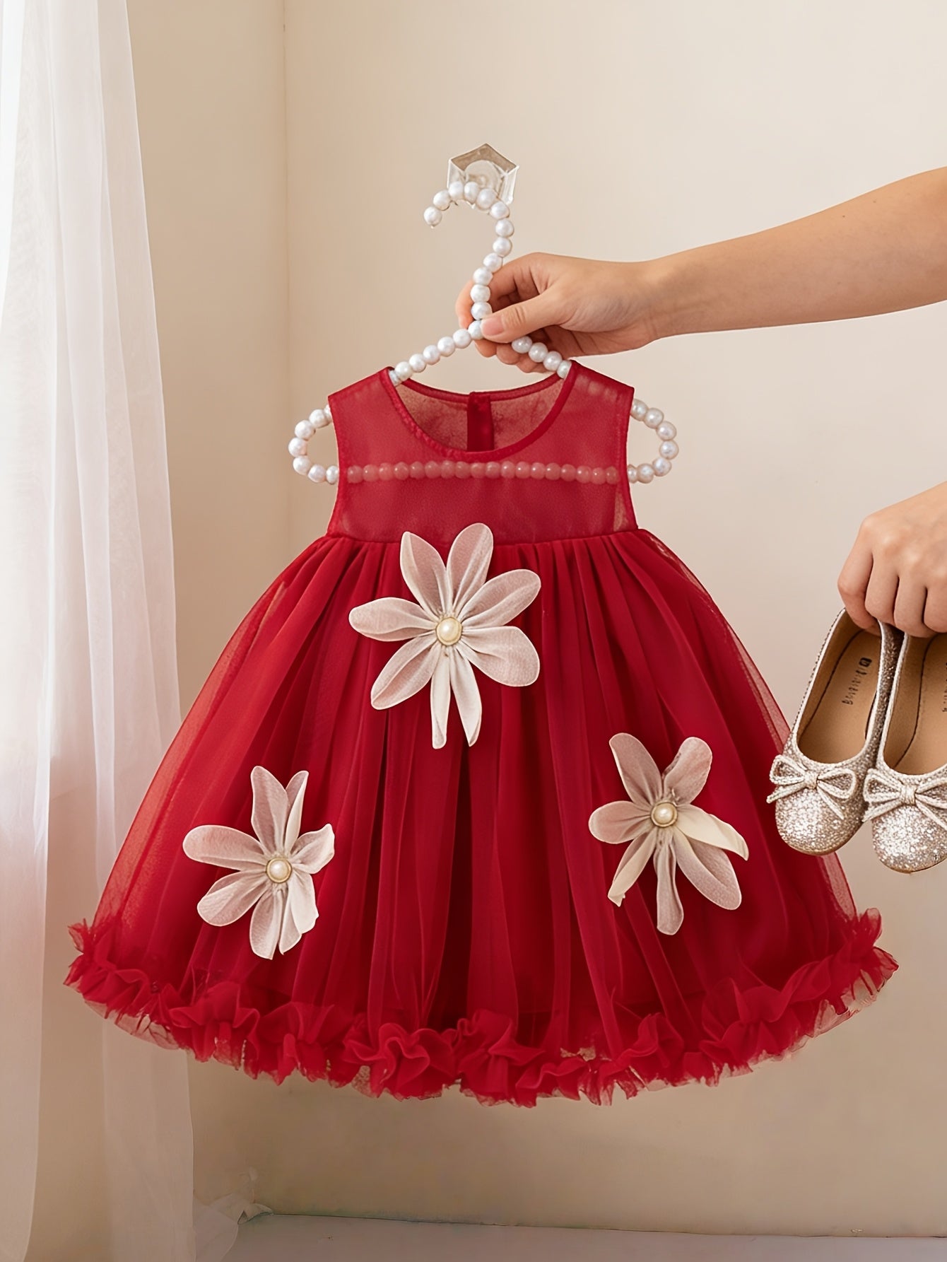 Nouvelle robe élégante pour bébés filles, avec une jupe bouffante parfaite pour la saison des mariages, un nœud papillon à l'arrière et des décorations florales à l'avant, idéale pour les fêtes et les réunions