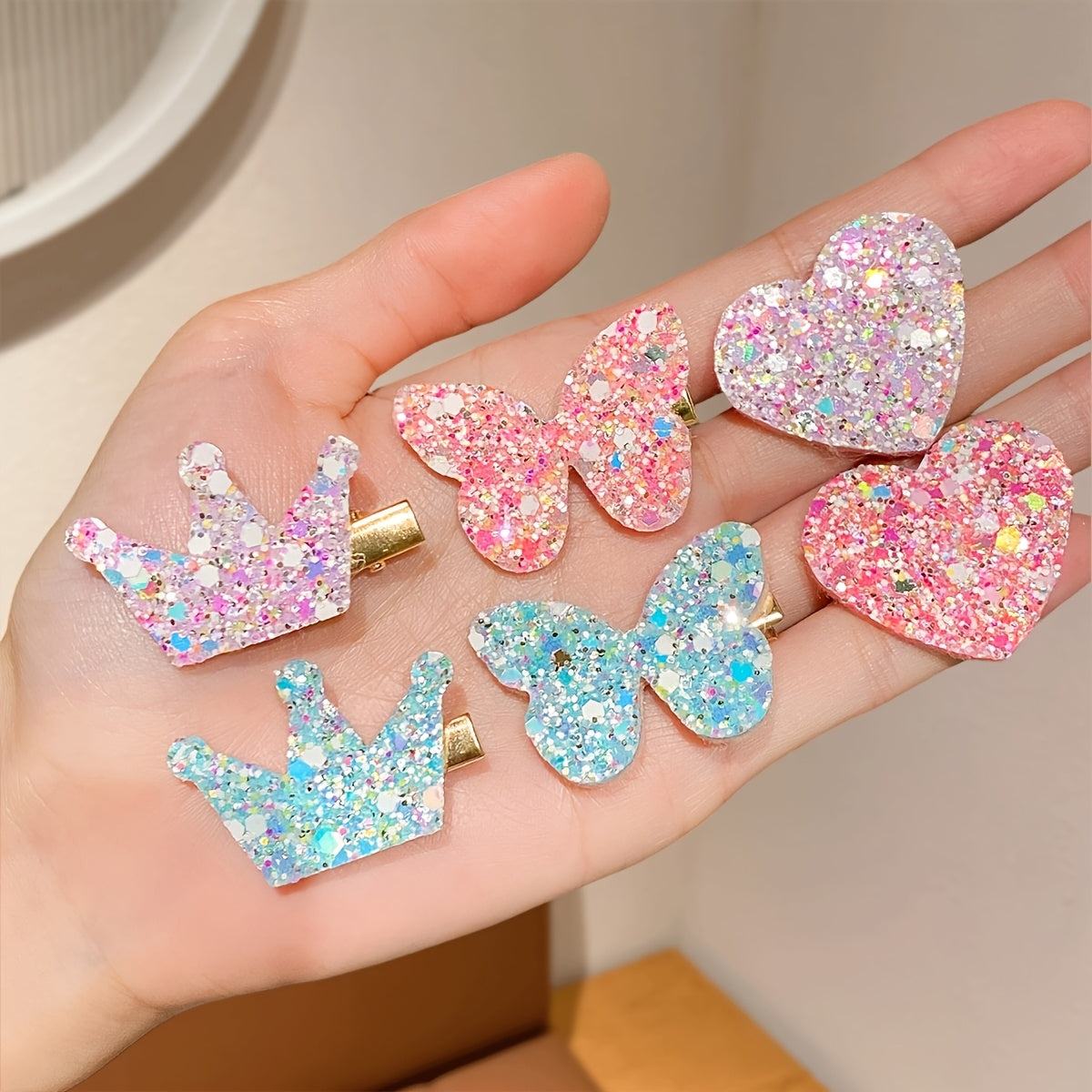 Lot de 12 pinces à cheveux ultra-éthérées et ultra-scintillantes papillon, cœur et couronne - Pinces à cheveux douces et exclusives à paillettes pour frange