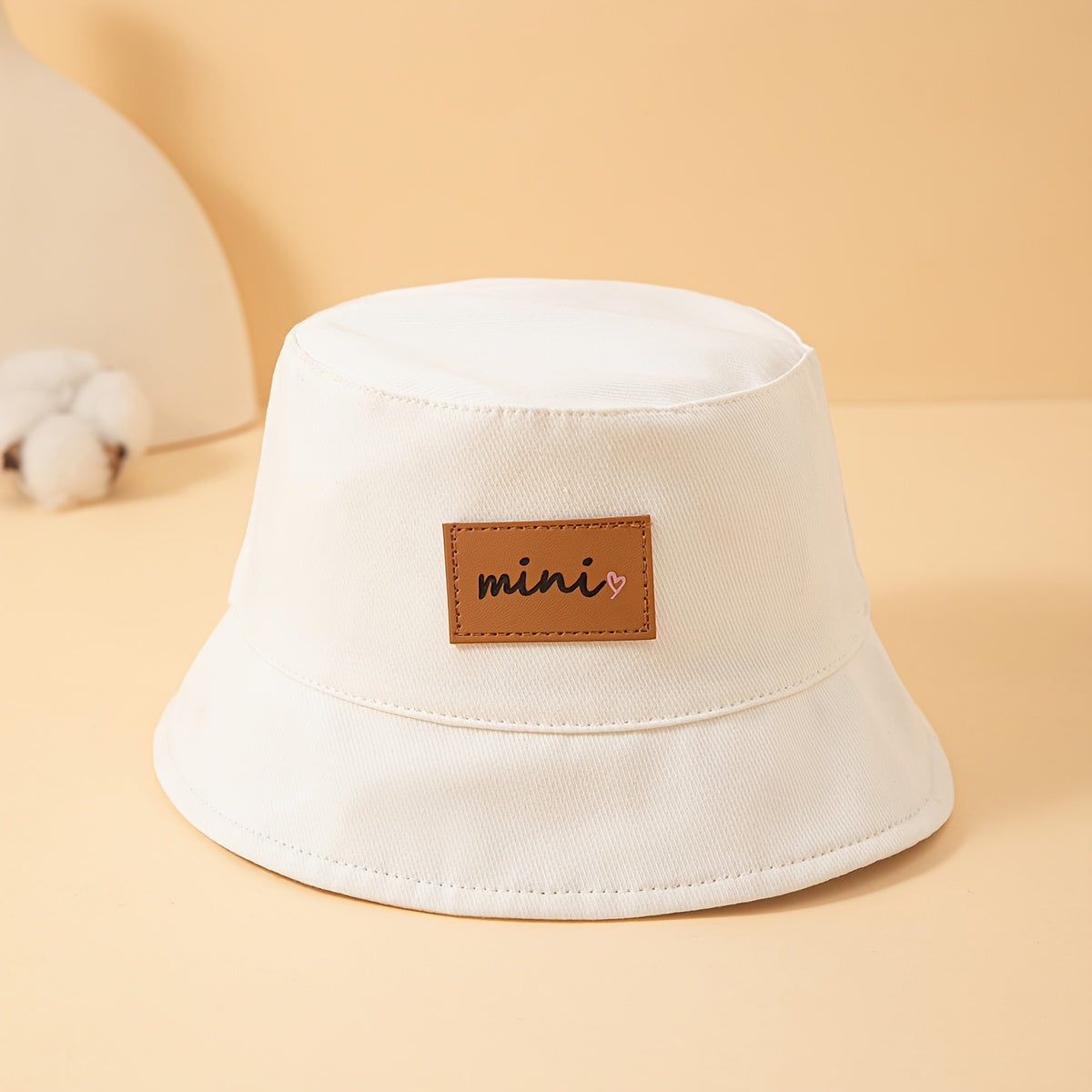 Minimal Bucket Hat