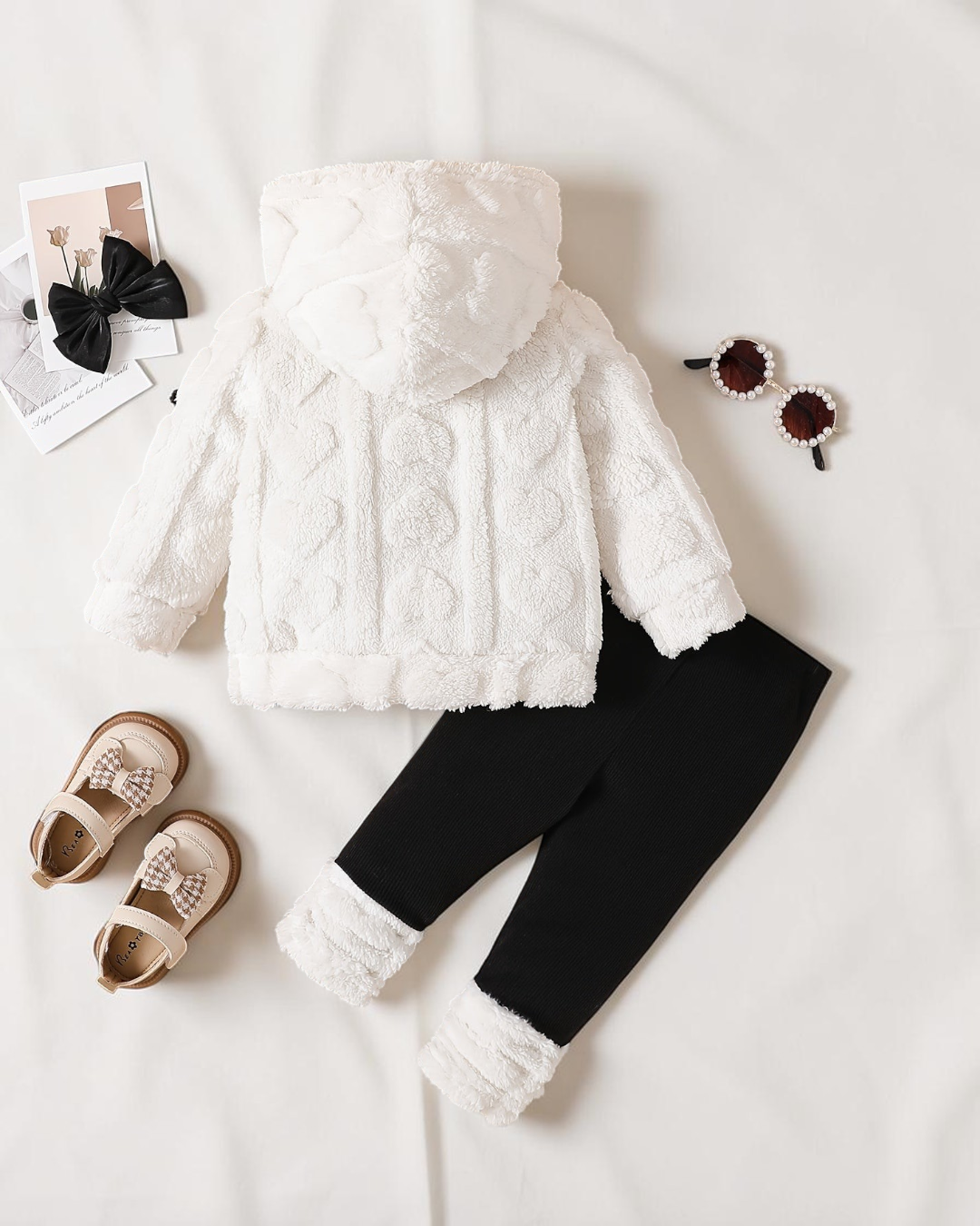 Ensemble Cozy Bow Hooded Set Le Cocon d'Or blanc et noir en polyester doux pour bébé avec capuche texturée