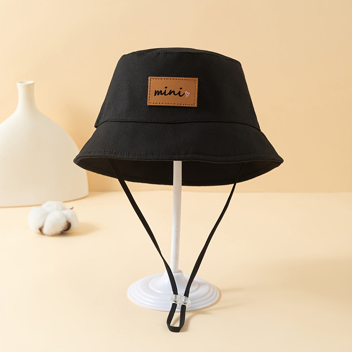 Minimal Bucket Hat