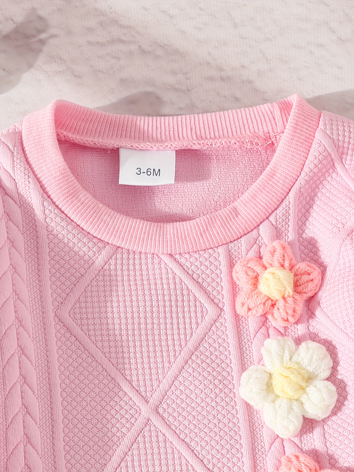 Ensemble élégant pour bébé fille comprenant un sweat-shirt à fleurs tridimensionnelles et un pantalon à manches longues, idéal pour l'extérieur