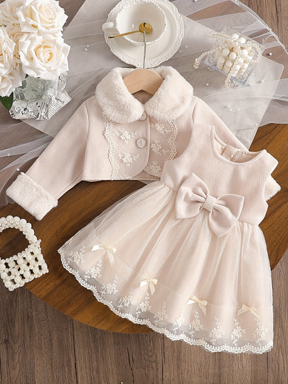Ensemble 2 pièces pour Filles Automne/Hiver : Manteau en Fausse Fourrure et Robe de Baptême en Maille, Tenue de Rentrée Scolaire, Robe Style Princesse d'Hiver avec Nœud et Col en Fausse Fourrure Chaud, Convient pour Occasions Spéciales, Fêtes et Sorties,