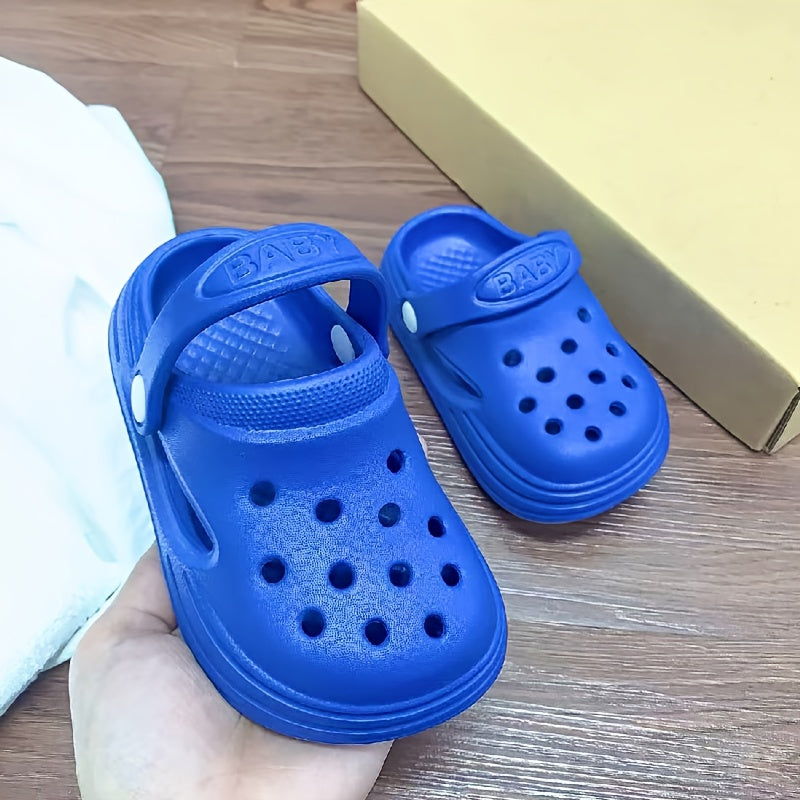 Chaussures à boutons en EVA, chaussures à trous tendance et faciles à enfiler pour l'extérieur, pour enfants et jeunes enfants, printemps, été, automne, intérieur et extérieur, plage antidérapante, chaussures à trous légères