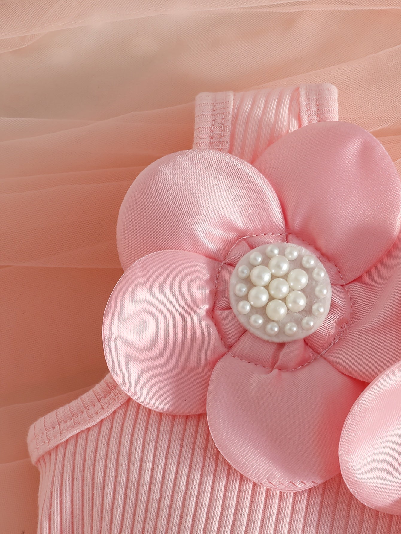 Vêtement pour Fille, Taille 6-24 Mois (4 Ans), Haut Côtelé à Une Épaule et Bretelles Spaghetti avec Grande Fleur 3D sur la Bretelle + Décoration Centrale en Perle, Jupe Courte Ligne A avec Poches et Ourlet à Bordure de Perles, Décoration de Faux Boutons s