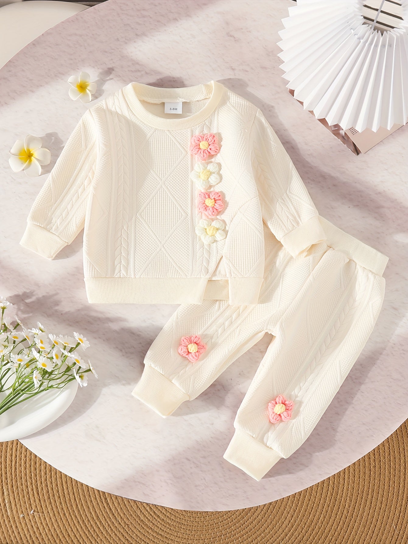 Ensemble élégant pour bébé fille comprenant un sweat-shirt à fleurs tridimensionnelles et un pantalon à manches longues, idéal pour l'extérieur
