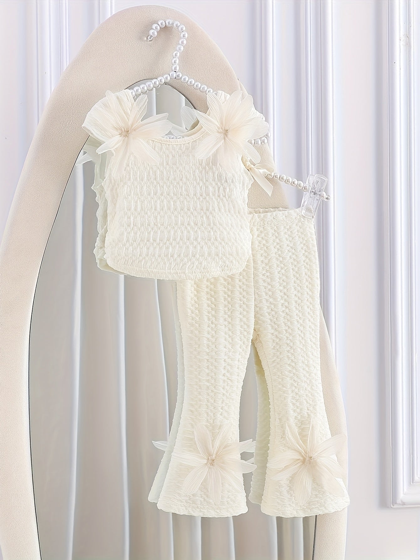 Ensemble de pantalon long pour fille pour la rentrée scolaire, style été, appliqué beige-abricot avec taille élastique des deux côtés et haut à col rond + pantalon long évasé et coupe ajustée de couleur assortie, ensemble 2 pièces en tissu spécial sportif