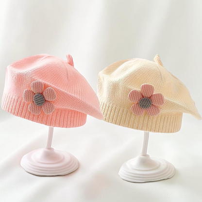 Bonnets Le Cocon d'Or pour bébé en polyester doux, couleurs pastel rose et jaune avec décoration florale