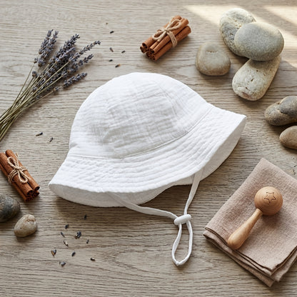1 pièce Chapeau d'extérieur blanc pour garçons et filles au printemps et en été, confortable et réglable, chapeau de pêcheur décontracté, chapeau respirant pour voyage en plein air, 0-3 ans