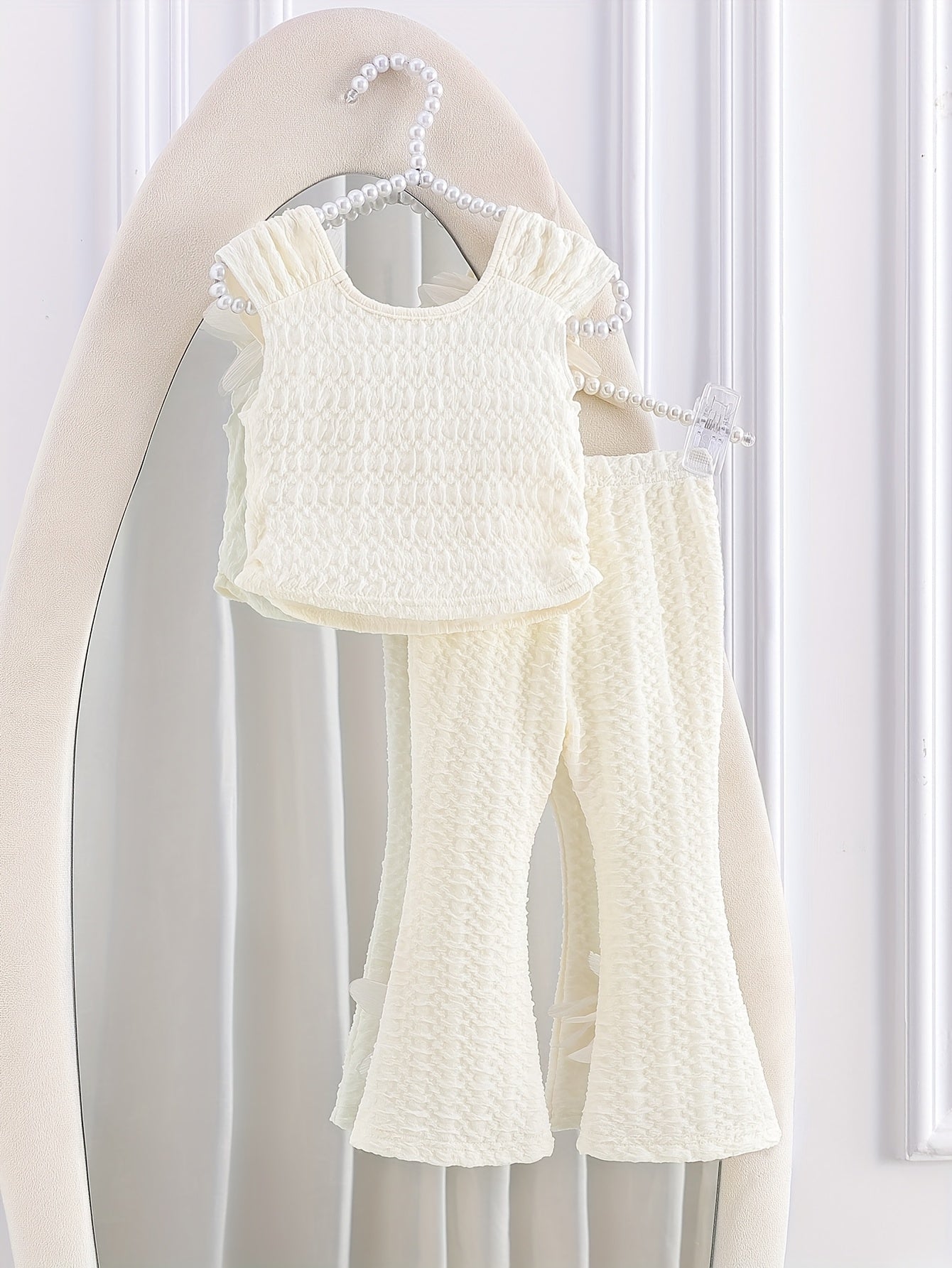 Ensemble de pantalon long pour fille pour la rentrée scolaire, style été, appliqué beige-abricot avec taille élastique des deux côtés et haut à col rond + pantalon long évasé et coupe ajustée de couleur assortie, ensemble 2 pièces en tissu spécial sportif